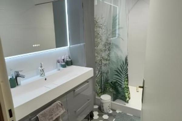 Rénovation salle de bain moderne et fonctionnelle, notre dernière réalisation